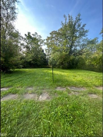 418 E Foss Avenue, Flint, MI 48505