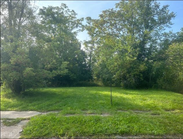 418 E Foss Avenue, Flint, MI 48505