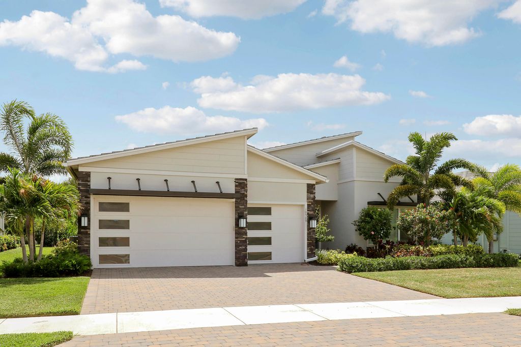 10909 STELLAR Circle, Palm Beach Gardens, FL 33412