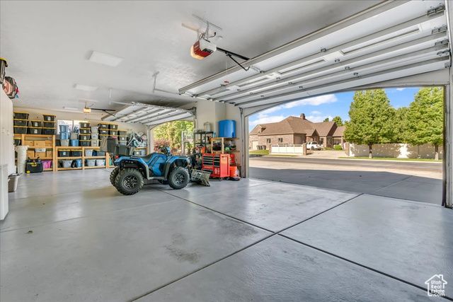 10605 S WILLOW VALLEY RD, South Jordan, UT 84095