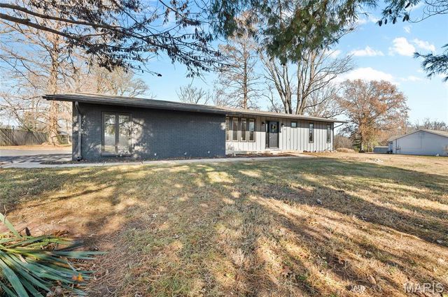 19 Ruth Ann Drive, Godfrey, IL 62035