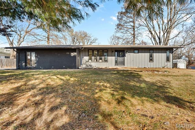 19 Ruth Ann Drive, Godfrey, IL 62035