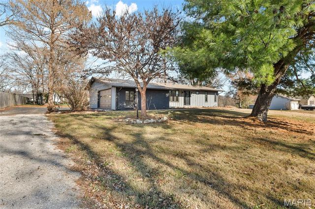 19 Ruth Ann Drive, Godfrey, IL 62035