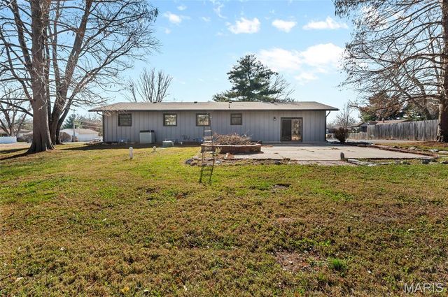 19 Ruth Ann Drive, Godfrey, IL 62035