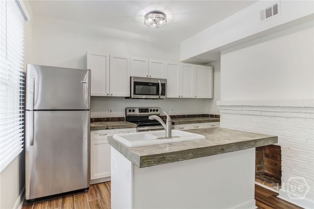301 W Henry Street B, Savannah, GA 31401