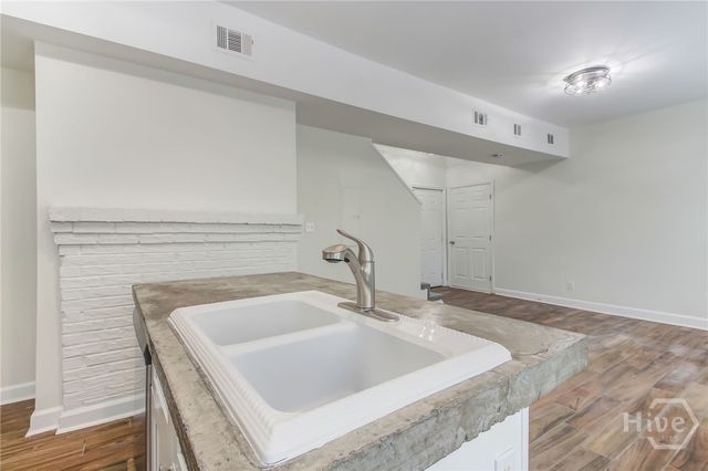 301 W Henry Street B, Savannah, GA 31401