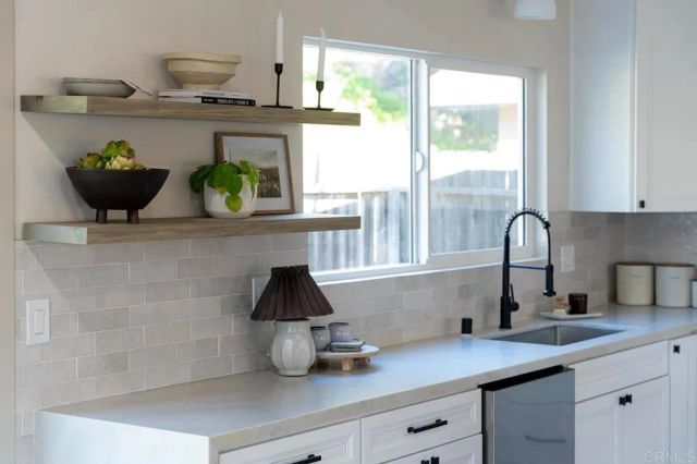 4860 Park Drive, Carlsbad, CA 92008