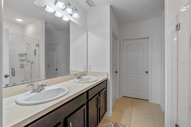 189 LUXMORE ROAD, Groveland, FL 34736