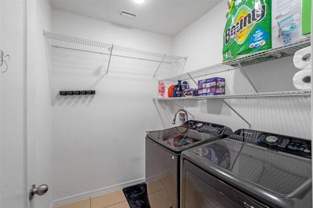 189 LUXMORE ROAD, Groveland, FL 34736