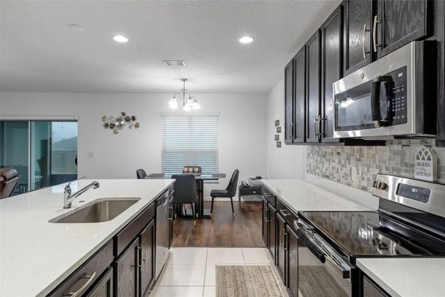 189 LUXMORE ROAD, Groveland, FL 34736