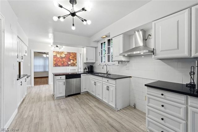 14316 Ashwood Road, Shaker Heights, OH 44120