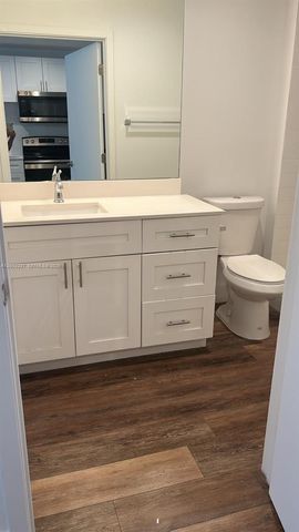 141 NW 16th Avenue 17, Miami, FL 33125
