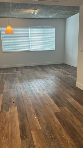 141 NW 16th Avenue 17, Miami, FL 33125
