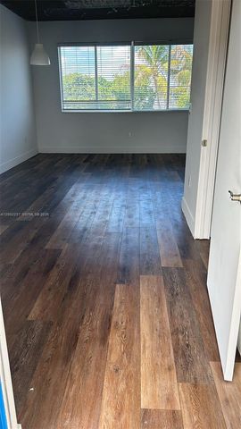 141 NW 16th Avenue 17, Miami, FL 33125