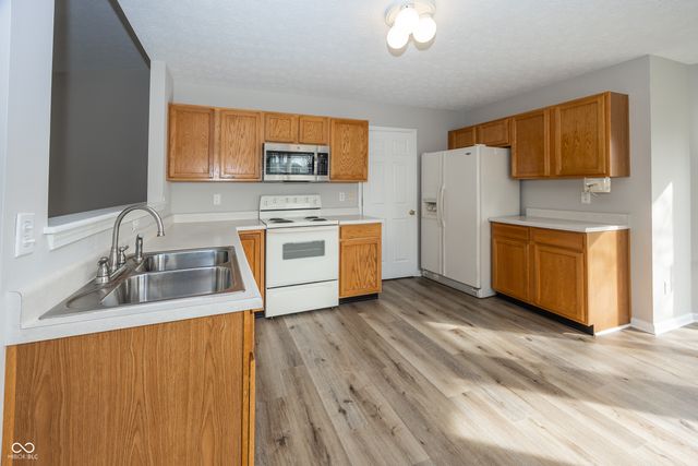 7123 N Lyndhurst Crossing, Mccordsville, IN 46055