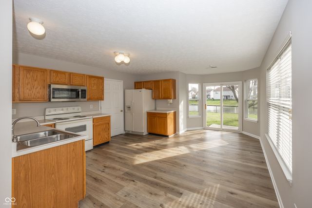 7123 N Lyndhurst Crossing, Mccordsville, IN 46055