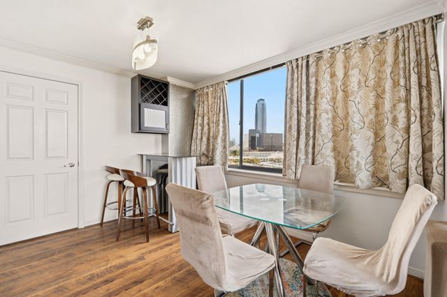 3525 Sage Road 1204, Houston, TX 77056