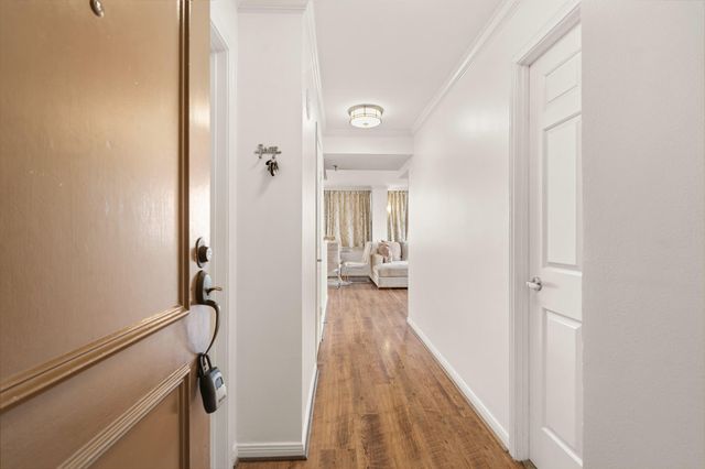 3525 Sage Road 1204, Houston, TX 77056