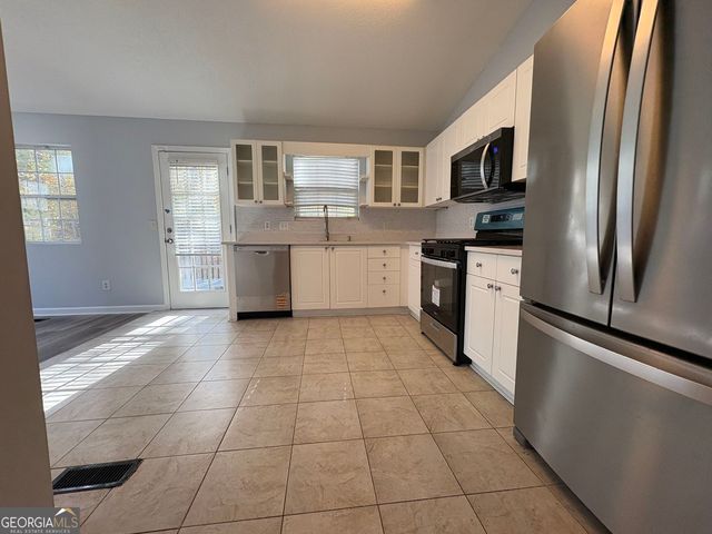 1718 Graywood Drive SE, Mableton, GA 30126