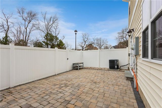 100 Wineberry WAY, Yorktown, VA 23692