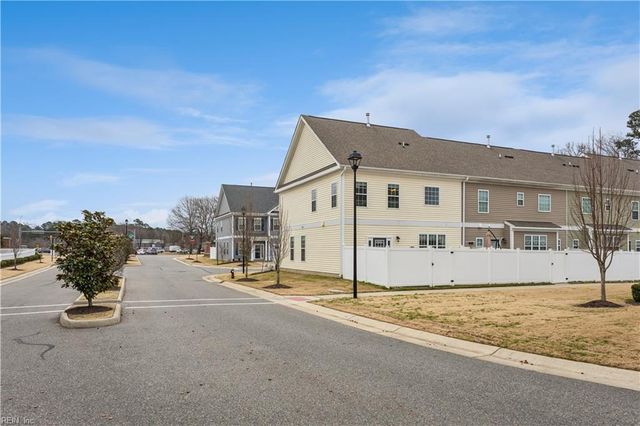 100 Wineberry WAY, Yorktown, VA 23692