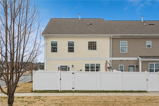 100 Wineberry WAY, Yorktown, VA 23692