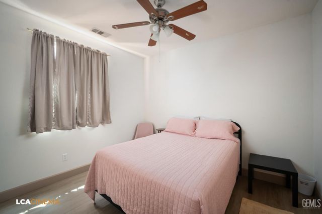 6107 Shasta Daisy Way, Bakersfield, CA 93311