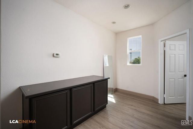 6107 Shasta Daisy Way, Bakersfield, CA 93311