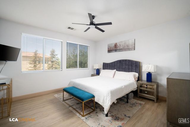 6107 Shasta Daisy Way, Bakersfield, CA 93311