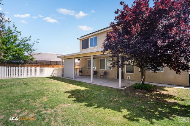 6107 Shasta Daisy Way, Bakersfield, CA 93311