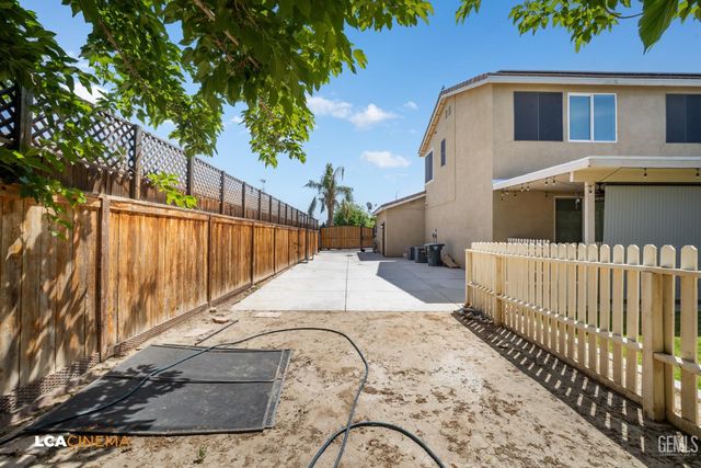 6107 Shasta Daisy Way, Bakersfield, CA 93311