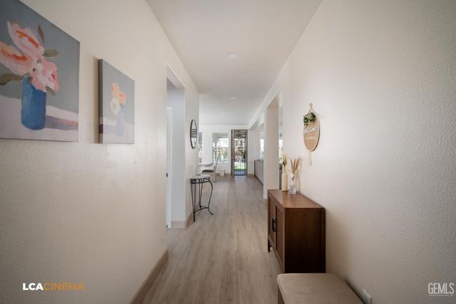 6107 Shasta Daisy Way, Bakersfield, CA 93311