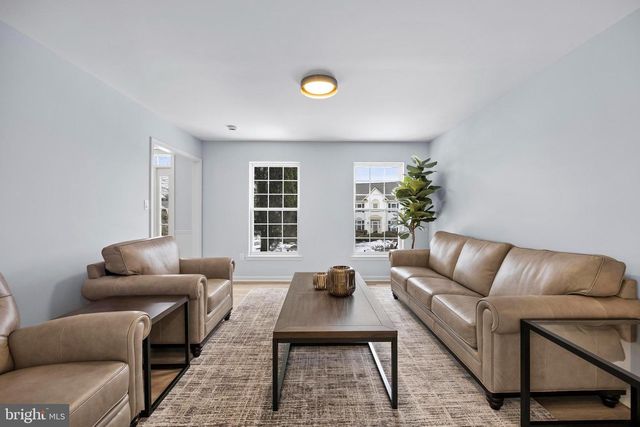 3696 WERTZ DR, Woodbridge, VA 22193