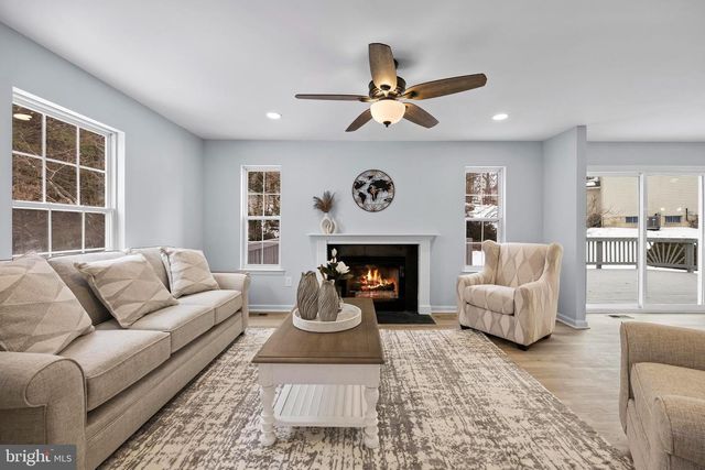 3696 WERTZ DR, Woodbridge, VA 22193