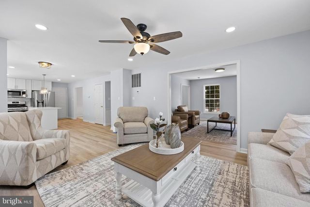 3696 WERTZ DR, Woodbridge, VA 22193