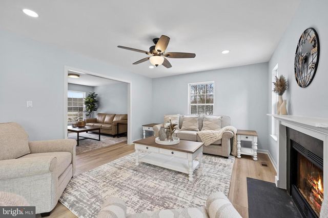 3696 WERTZ DR, Woodbridge, VA 22193