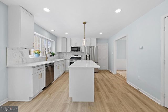 3696 WERTZ DR, Woodbridge, VA 22193