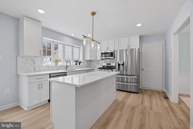 3696 WERTZ DR, Woodbridge, VA 22193