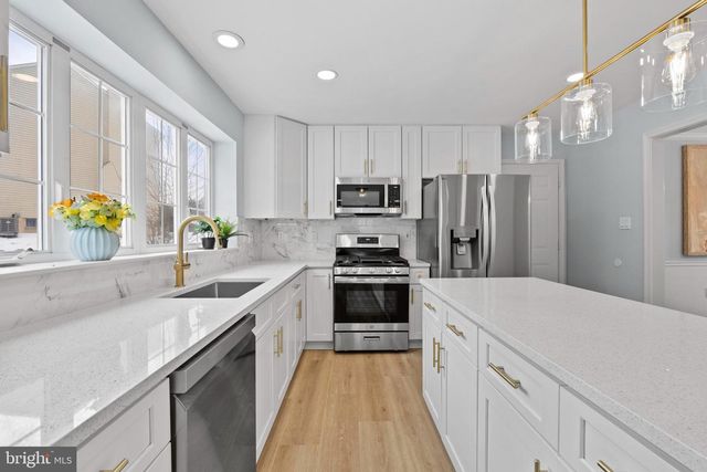 3696 WERTZ DR, Woodbridge, VA 22193