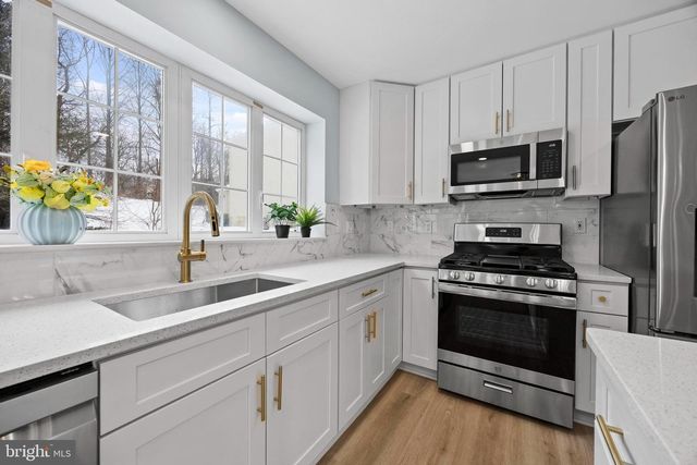 3696 WERTZ DR, Woodbridge, VA 22193