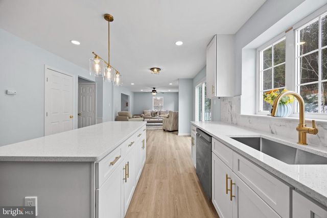 3696 WERTZ DR, Woodbridge, VA 22193