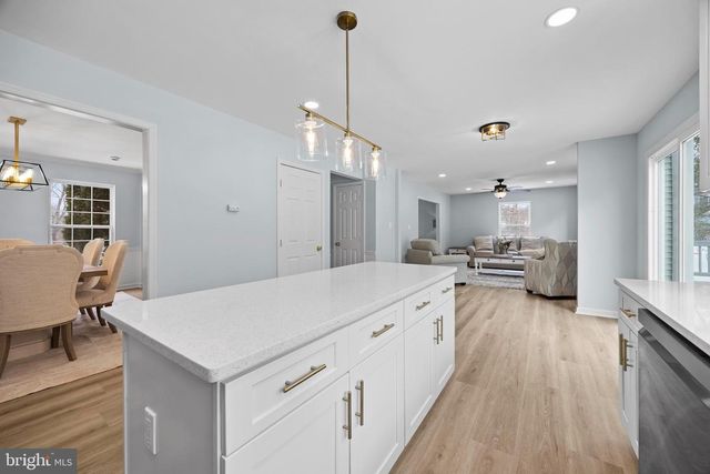 3696 WERTZ DR, Woodbridge, VA 22193