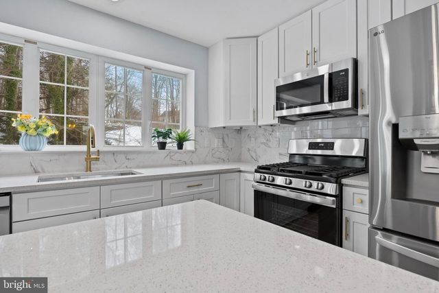 3696 WERTZ DR, Woodbridge, VA 22193