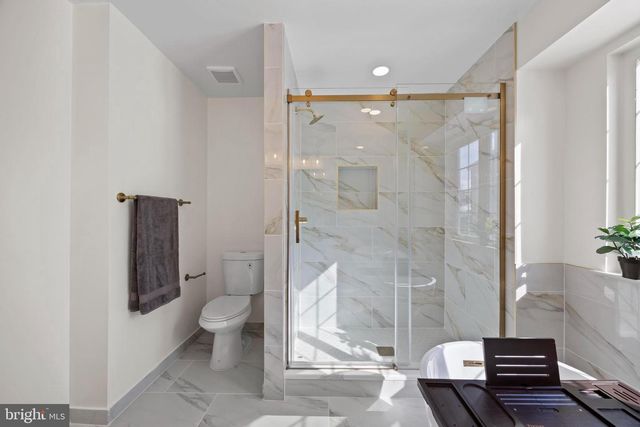 3696 WERTZ DR, Woodbridge, VA 22193