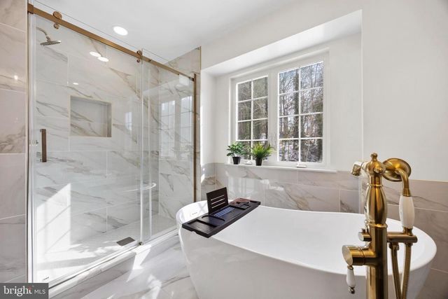 3696 WERTZ DR, Woodbridge, VA 22193