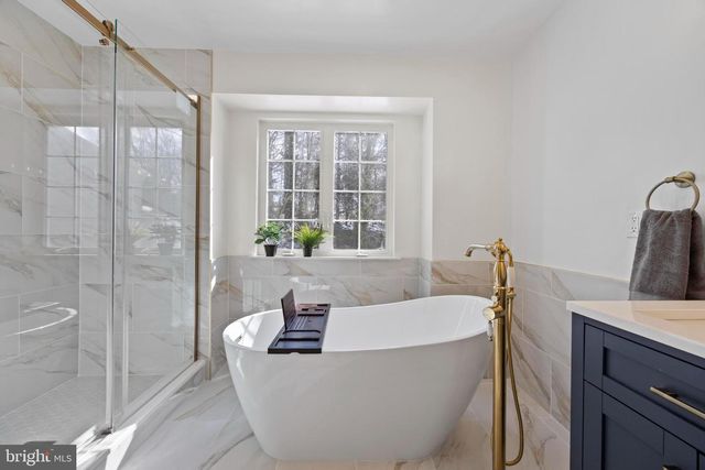 3696 WERTZ DR, Woodbridge, VA 22193