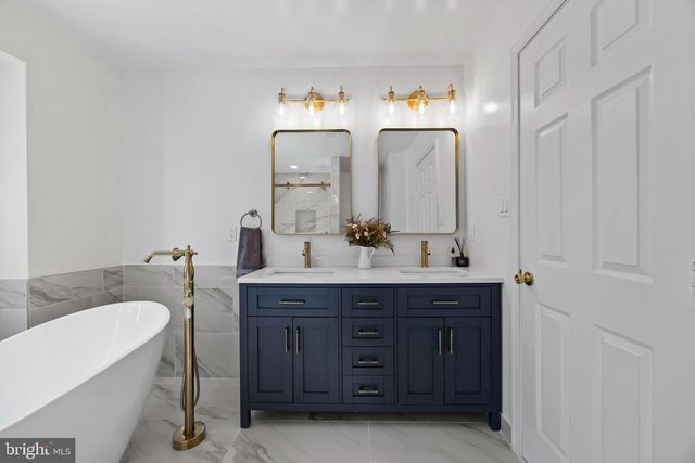 3696 WERTZ DR, Woodbridge, VA 22193