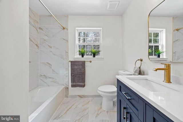 3696 WERTZ DR, Woodbridge, VA 22193