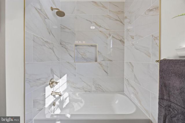 3696 WERTZ DR, Woodbridge, VA 22193