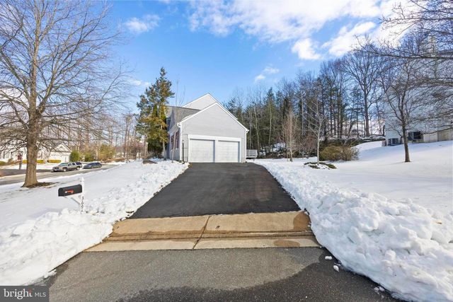 3696 WERTZ DR, Woodbridge, VA 22193